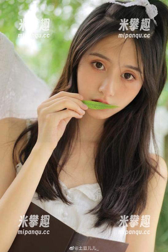 17c吃瓜app又出啥事了？黑料更新速度跟隔夜快递差不多！