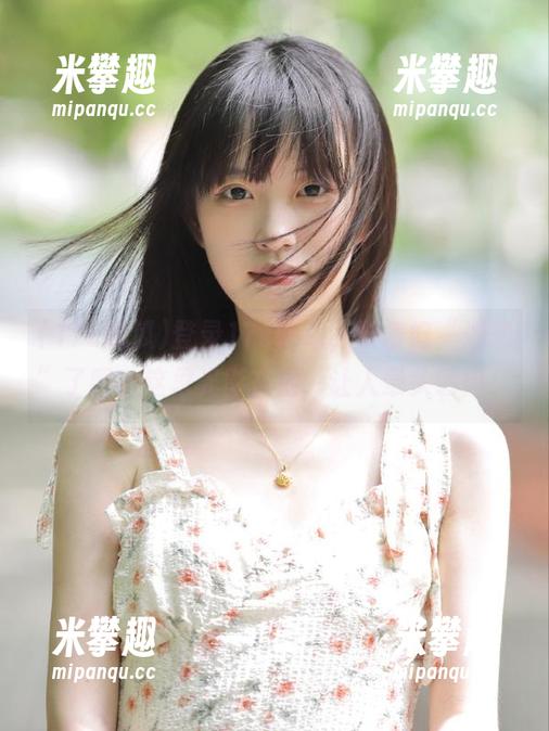 17c吃瓜 登录17c吃瓜,准备好“混战”了吗?这里光影交错,让人晕头转向!
