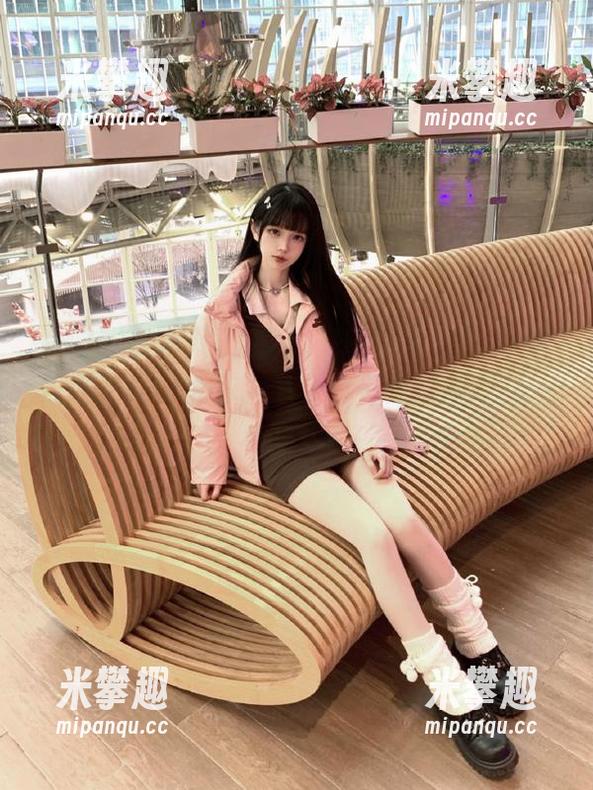 以为官网只能看资料？17吃瓜网官网告诉你，八卦也是开发智商的一种方式！