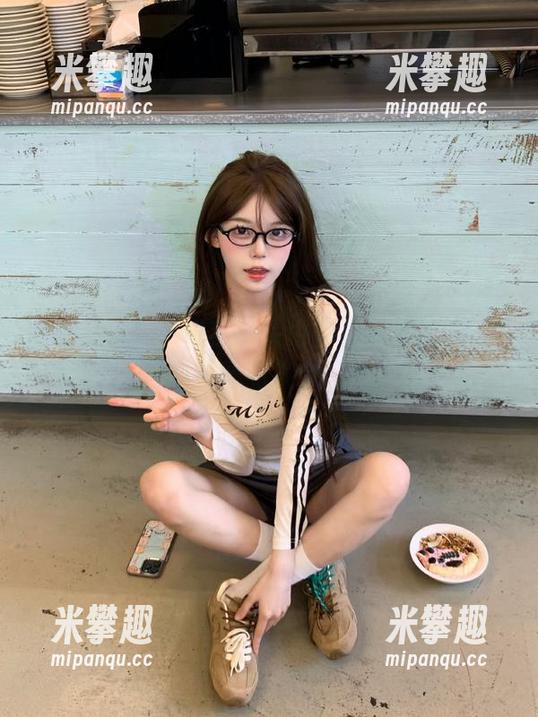 51吃瓜 一根手指头也能吃瓜?51吃瓜网站热心到换个思维。