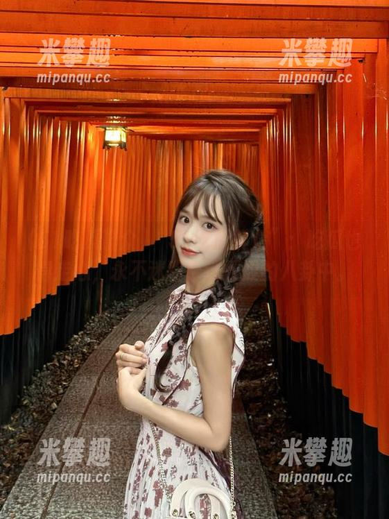 “51吃瓜群众”：吃瓜也得走心，永不迷路于迷雾般的八卦中。