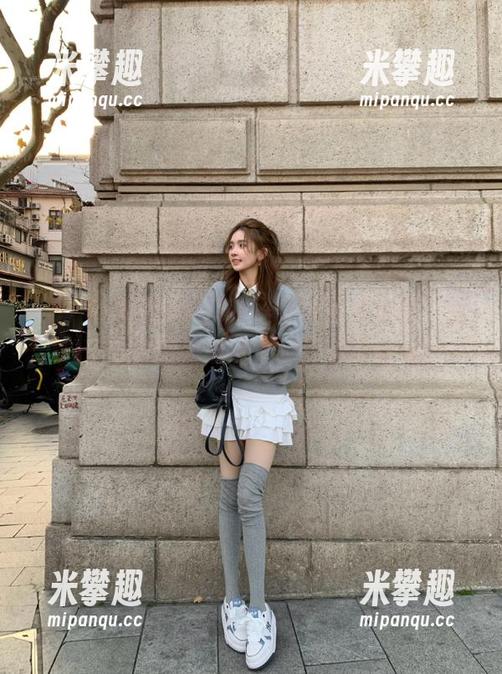 当你在51黑料网站浪荡时，别忘了收拾你的瓜皮，反正都是碎片！
