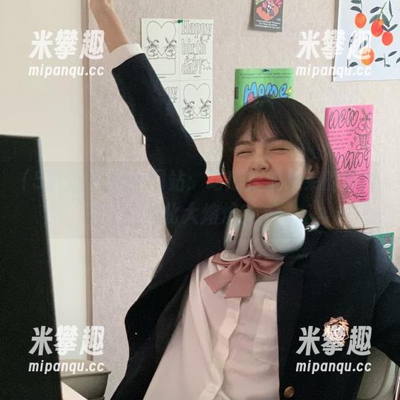 52cg 52cg网站:吃瓜变成弟弟的青年文化大熔炉?