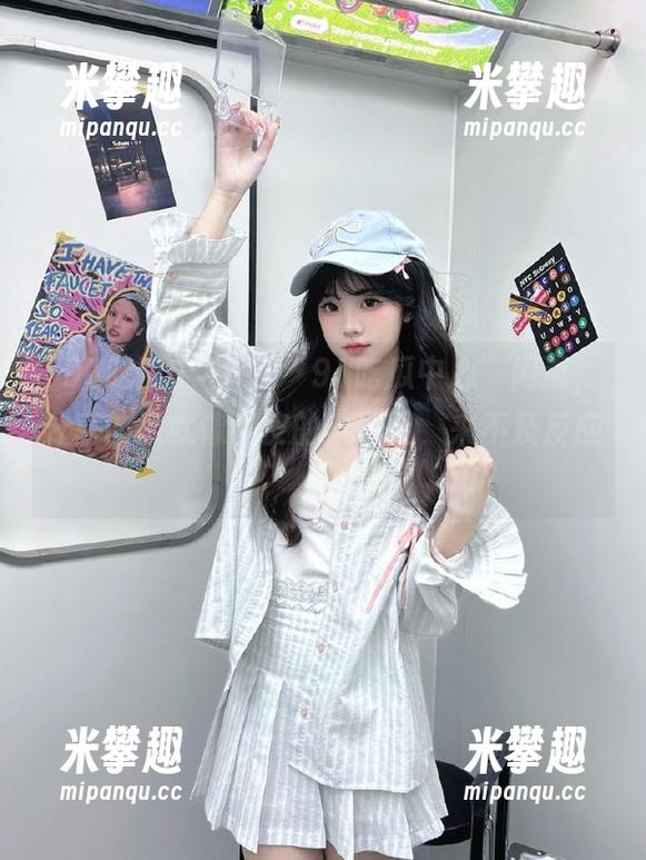 在“91吃瓜中心”闲逛，分享的瓜就像调皮的小精灵，来不及反应！