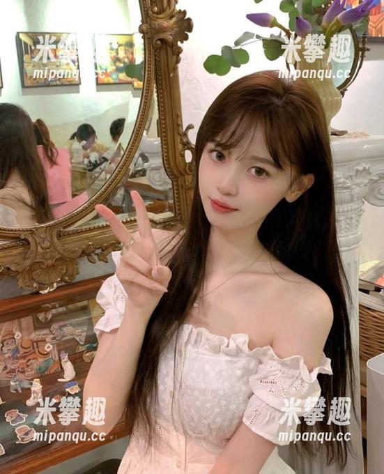 突发，hlw发布：这个咖啡居然可以加牛油果，今晚试试会不会变成网红？