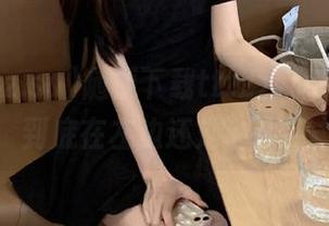 随便下载tttzzz.su，黑料到底在左边还是右边？