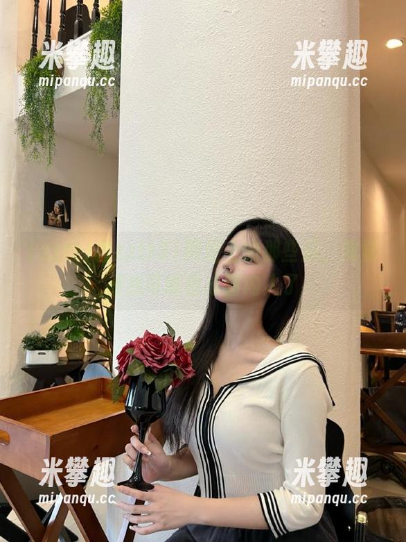 zztt 看zztt21网址上的那些瓜,我觉得我可能也成圈内人了