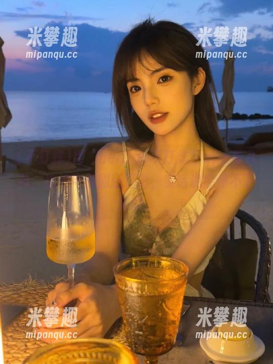 用“heiliao不打烊”app看八卦，比追电视剧还精彩，实话说会停不下来的。