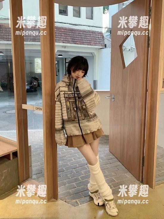 五一吃瓜群众的视频，今日的定点干炸瓜跟着你，让你目不暇接！