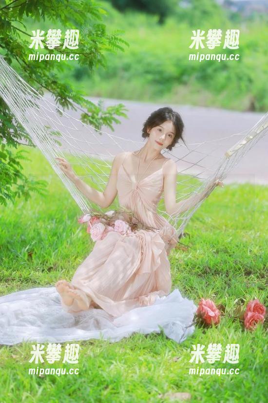 吃瓜导航，直达谁谁谁的“隐秘生活”，那敏感的边缘好引人瞩目。