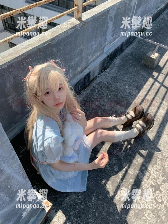 “吃瓜网ccgg”app，吃瓜就像吃薯条，越咬越上瘾