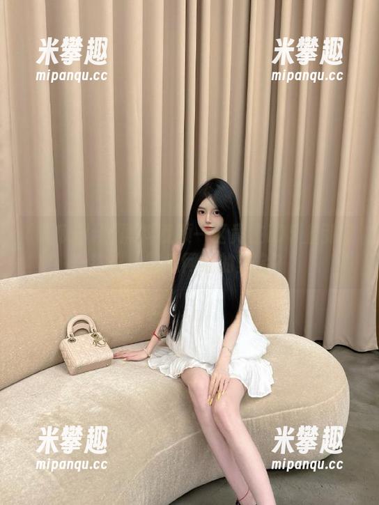 吃瓜网红 黑料视频一区竟在iOS上引发热议,吃瓜网红的舞台?