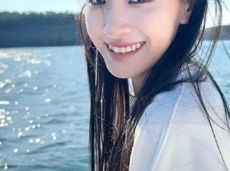 咋回事，“国产黑料”上这点评也太给力，更是值得收藏的火花！
