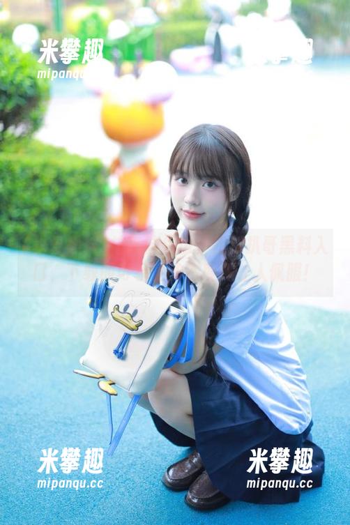 挤破脑袋也要找到扒哥黑料入口，下载即可享受的态度真让人佩服！