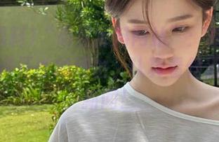“明星黑料网站”：其实这就是我不务正业的理由，认真看他们的花边新闻！