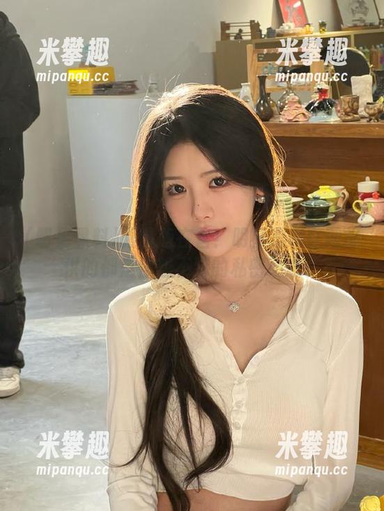 明星黑料 限量版在售!明星黑料官网提供的都是你想不到的私密动态。