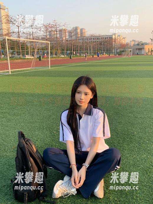 黑料不打烊刚发布的瓜，愁啊愁，一个个像是秋冬的树叶，掉得不够干脆。