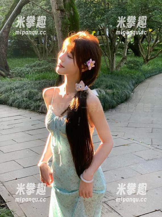 “zztt38.su黑料不打烊”更新：瓜田里又刮了一阵风啊，别眨眼哦！