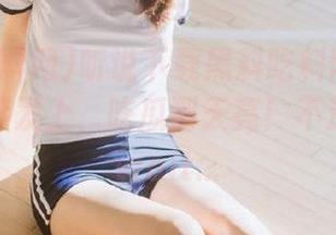 听说下载黑料吃料网可以直接躺在沙发上，吃瓜到天亮！不过…andwait...