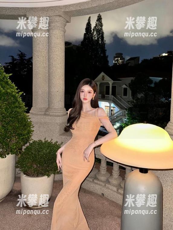 黑料正能量的线路让我想到了打结的耳机，点开index.php那一刹那，完全是误打误撞！