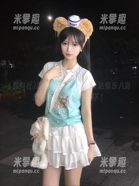 黑料社 跟着黑料社app,直达娱乐八卦的前线,越看越停不下!