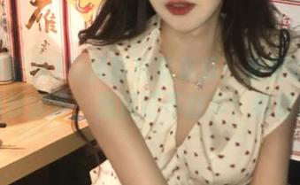 黑料福利苹果版：看到这段消息快留言，我保证不翻车！哈哈哈