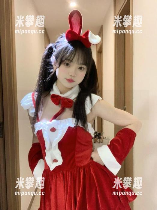 黑料福利 一直舔嘴唇期待的安卓黑料福利,直接猛戳我的好奇点。