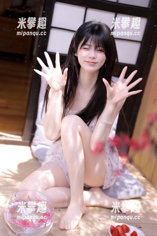 在911黑料网网页上瞄了几眼，竟捡到了一些令人意外的小花边！