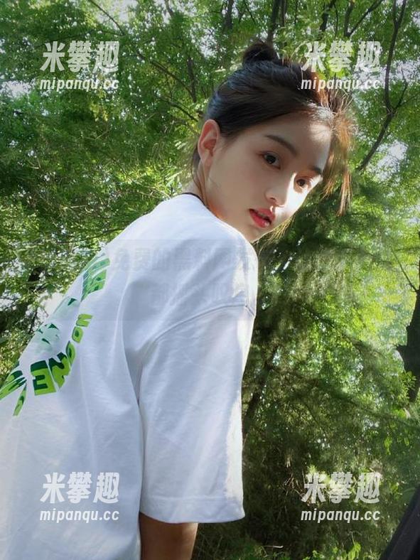 免费的黑料网发布，让吃瓜群众都摇头叹息。