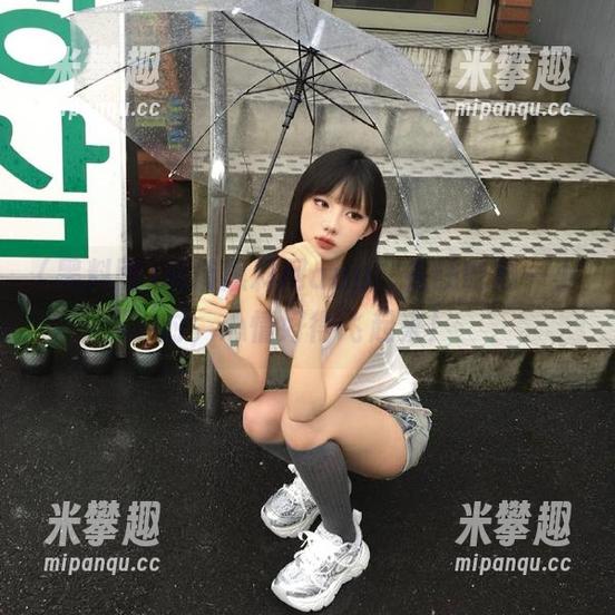 玩转黑料网app，在线吃瓜一小时，心情好得飞起来！